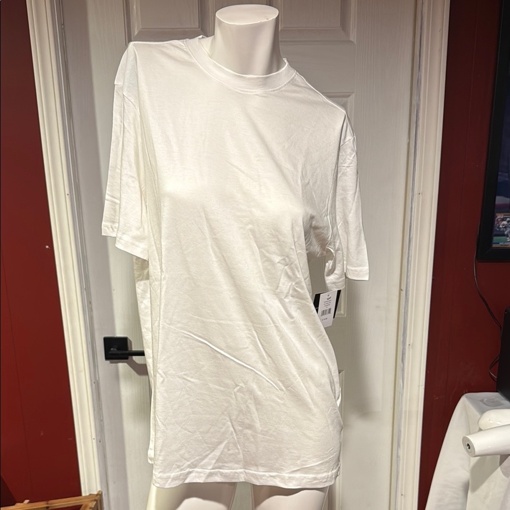 Saks Fifth Avenue White Short Sleeve Tee